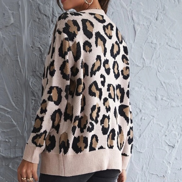 Button up Leopard print cardigan tan black knit - Picture 3 of 3